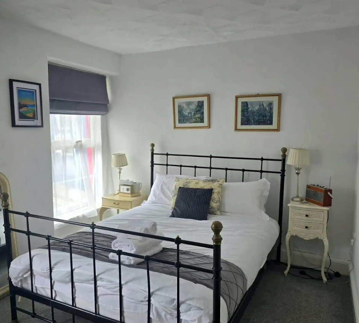 Inalong - Quirky Property With Sea Views Above An Ale House The Mumbles Apartment